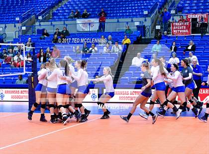 Thumbnail 1 in Hoxie vs. Paris (AAA 3A Final) photogallery.