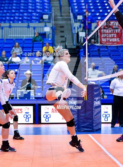 Thumbnail 1 in Hoxie vs. Paris (AAA 3A Final) photogallery.