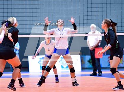 Thumbnail 1 in Hoxie vs. Paris (AAA 3A Final) photogallery.