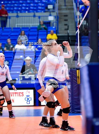 Thumbnail 3 in Hoxie vs. Paris (AAA 3A Final) photogallery.