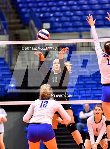 Thumbnail 3 in Hoxie vs. Paris (AAA 3A Final) photogallery.