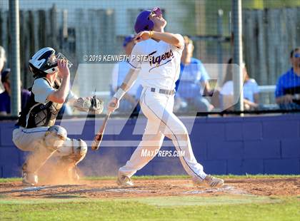 Thumbnail 3 in Bourgeois @ Thibodaux photogallery.