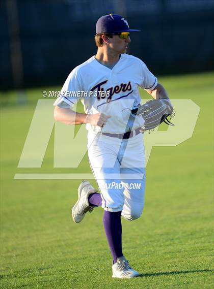 Thumbnail 1 in Bourgeois @ Thibodaux photogallery.