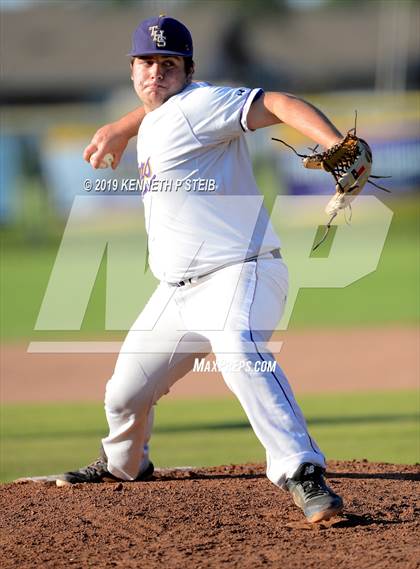 Thumbnail 2 in Bourgeois @ Thibodaux photogallery.