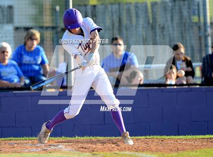 Thumbnail 2 in Bourgeois @ Thibodaux photogallery.