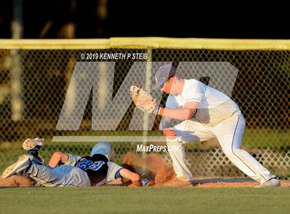 Thumbnail 3 in Bourgeois @ Thibodaux photogallery.