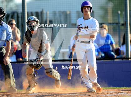 Thumbnail 3 in Bourgeois @ Thibodaux photogallery.