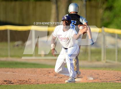 Thumbnail 3 in Bourgeois @ Thibodaux photogallery.