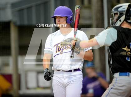 Thumbnail 3 in Bourgeois @ Thibodaux photogallery.