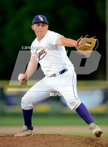 Thumbnail 3 in Bourgeois @ Thibodaux photogallery.