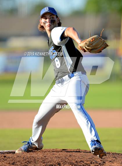 Thumbnail 3 in Bourgeois @ Thibodaux photogallery.