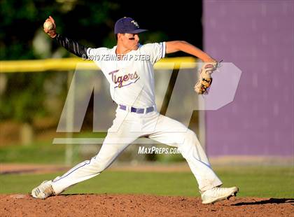 Thumbnail 1 in Bourgeois @ Thibodaux photogallery.