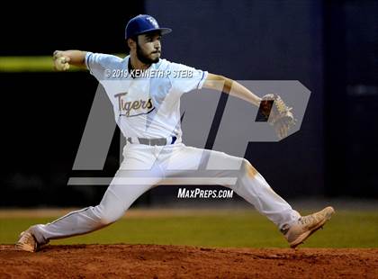 Thumbnail 2 in Bourgeois @ Thibodaux photogallery.