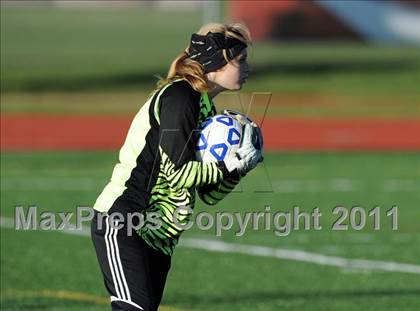 Thumbnail 3 in Friends Academy vs Keshequa (NYSPHSAA Class C Semifinal) photogallery.