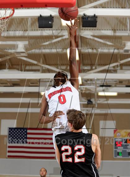 Thumbnail 1 in Harvard-Westlake vs. Westchester (MaxPreps Holiday Classic) photogallery.