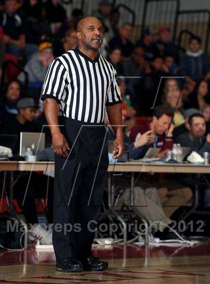 Thumbnail 1 in Harvard-Westlake vs. Westchester (MaxPreps Holiday Classic) photogallery.