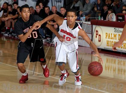 Thumbnail 3 in Harvard-Westlake vs. Westchester (MaxPreps Holiday Classic) photogallery.
