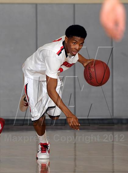 Thumbnail 3 in Harvard-Westlake vs. Westchester (MaxPreps Holiday Classic) photogallery.