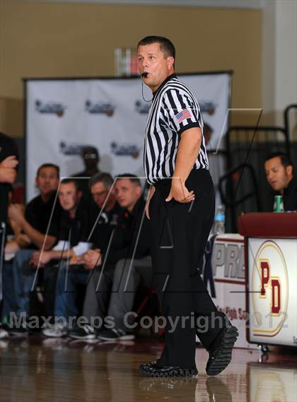 Thumbnail 2 in Harvard-Westlake vs. Westchester (MaxPreps Holiday Classic) photogallery.