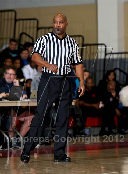 Thumbnail 1 in Harvard-Westlake vs. Westchester (MaxPreps Holiday Classic) photogallery.