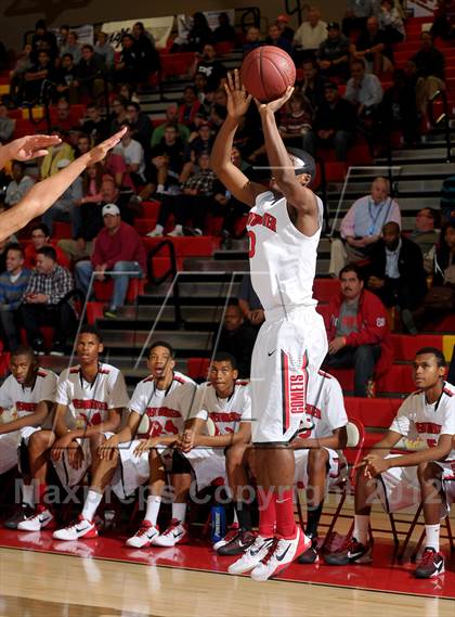 Thumbnail 1 in Harvard-Westlake vs. Westchester (MaxPreps Holiday Classic) photogallery.