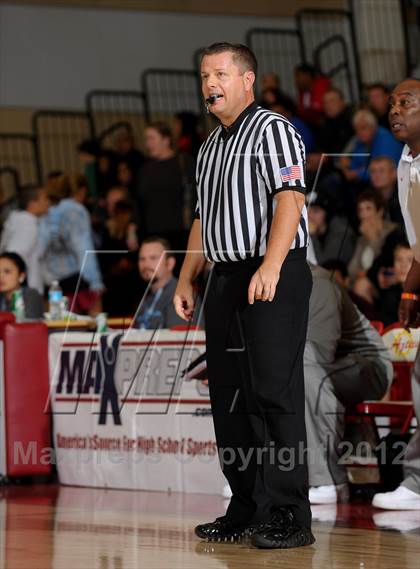 Thumbnail 2 in Harvard-Westlake vs. Westchester (MaxPreps Holiday Classic) photogallery.