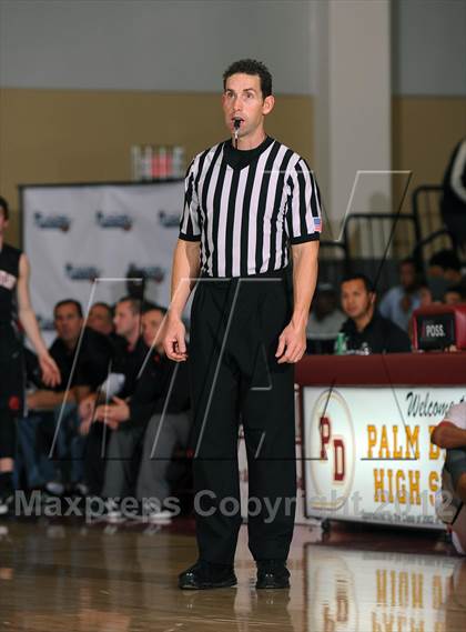 Thumbnail 1 in Harvard-Westlake vs. Westchester (MaxPreps Holiday Classic) photogallery.
