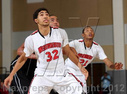 Thumbnail 1 in Harvard-Westlake vs. Westchester (MaxPreps Holiday Classic) photogallery.