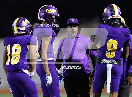 Thumbnail 2 in Norwalk vs. Lynwood photogallery.