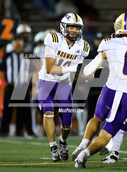 Thumbnail 2 in Norwalk vs. Lynwood photogallery.