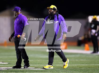 Thumbnail 1 in Norwalk vs. Lynwood photogallery.