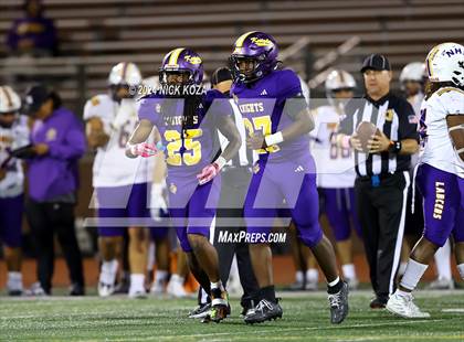 Thumbnail 2 in Norwalk vs. Lynwood photogallery.