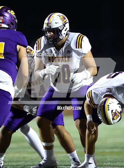 Thumbnail 1 in Norwalk vs. Lynwood photogallery.