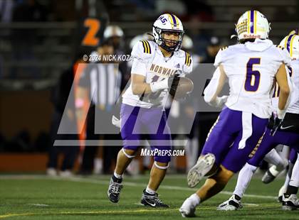 Thumbnail 1 in Norwalk vs. Lynwood photogallery.