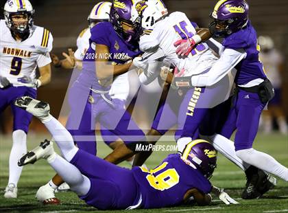 Thumbnail 1 in Norwalk vs. Lynwood photogallery.