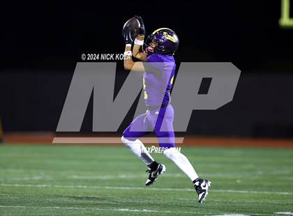 Thumbnail 1 in Norwalk vs. Lynwood photogallery.