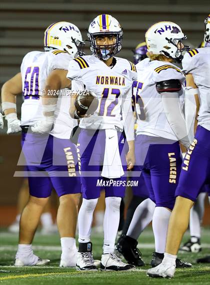 Thumbnail 1 in Norwalk vs. Lynwood photogallery.
