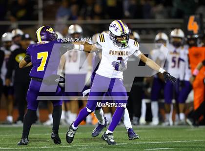 Thumbnail 1 in Norwalk vs. Lynwood photogallery.