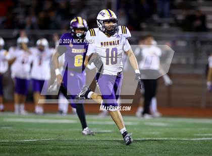 Thumbnail 2 in Norwalk vs. Lynwood photogallery.