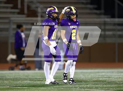 Thumbnail 1 in Norwalk vs. Lynwood photogallery.