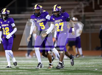 Thumbnail 1 in Norwalk vs. Lynwood photogallery.