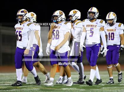 Thumbnail 1 in Norwalk vs. Lynwood photogallery.