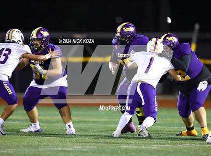 Thumbnail 2 in Norwalk vs. Lynwood photogallery.