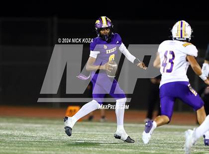 Thumbnail 2 in Norwalk vs. Lynwood photogallery.