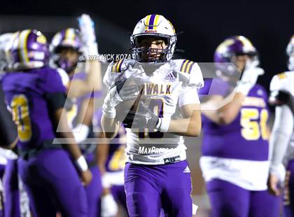 Thumbnail 2 in Norwalk vs. Lynwood photogallery.
