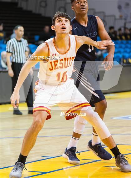 Thumbnail 1 in Bentley vs. Jesuit (Warriors Nor-Cal Invitational) photogallery.