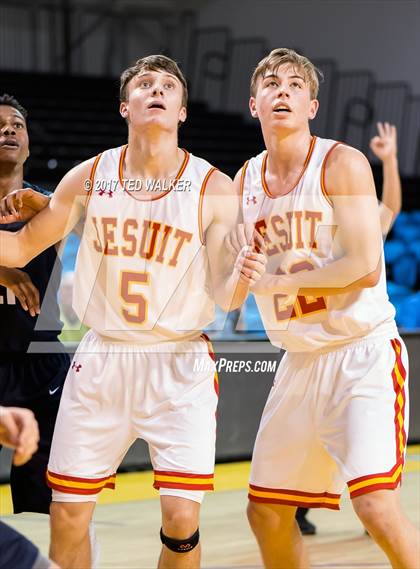 Thumbnail 2 in Bentley vs. Jesuit (Warriors Nor-Cal Invitational) photogallery.