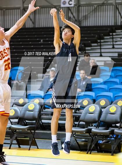Thumbnail 2 in Bentley vs. Jesuit (Warriors Nor-Cal Invitational) photogallery.