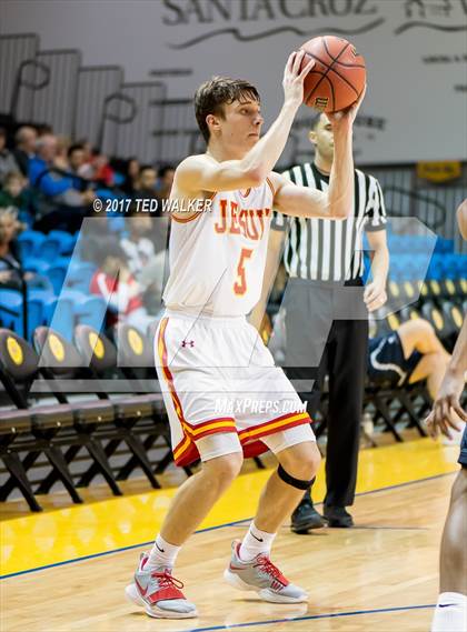 Thumbnail 2 in Bentley vs. Jesuit (Warriors Nor-Cal Invitational) photogallery.