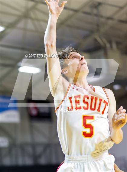 Thumbnail 2 in Bentley vs. Jesuit (Warriors Nor-Cal Invitational) photogallery.
